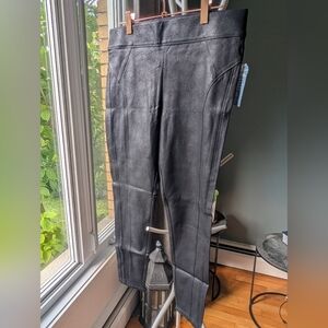 202.Democracy Black Skinny Jeans Sleek and Stylish